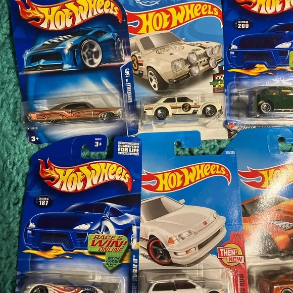 Hot wheels Bundle Set - Picture 4 of 7